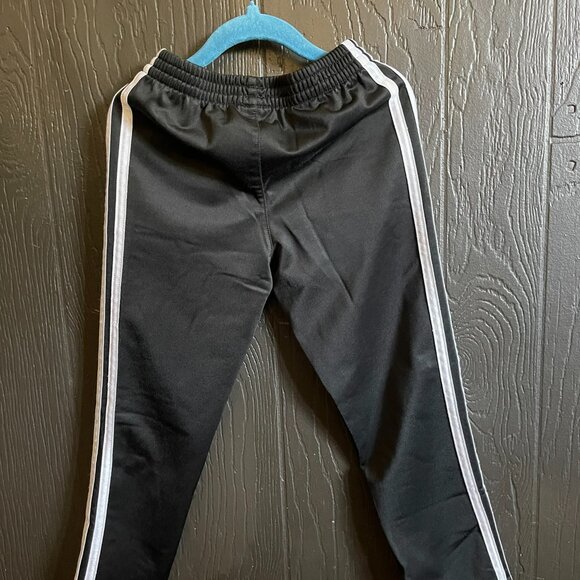 Adidas & Under Armour Athletic Bundle - 5 Pieces - Size 5 - Excellent Condition - Picture 3 of 10